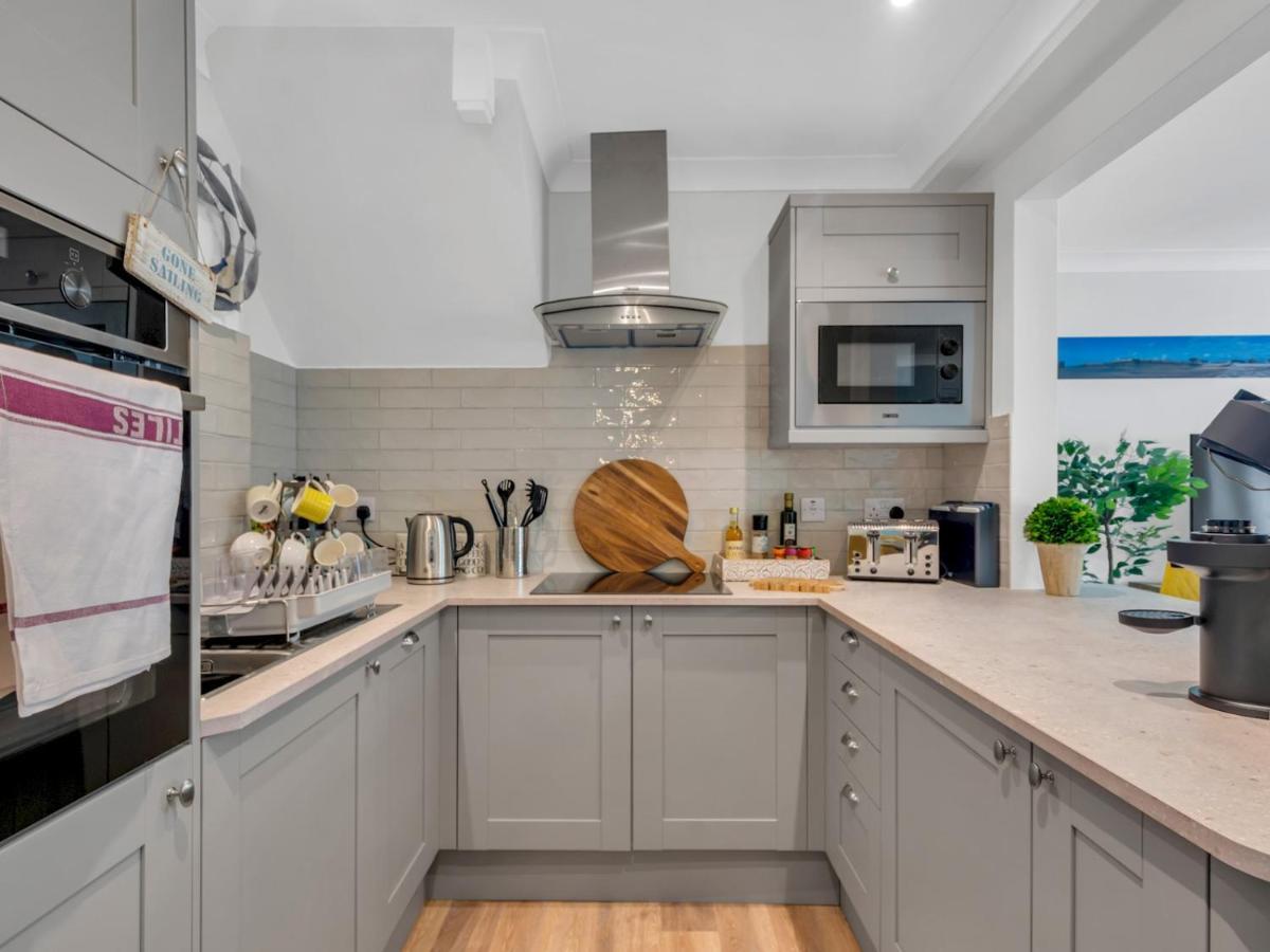 Villa Pass The Keys Stunning 2 Bed House By The Sea Whitstable Exterior foto